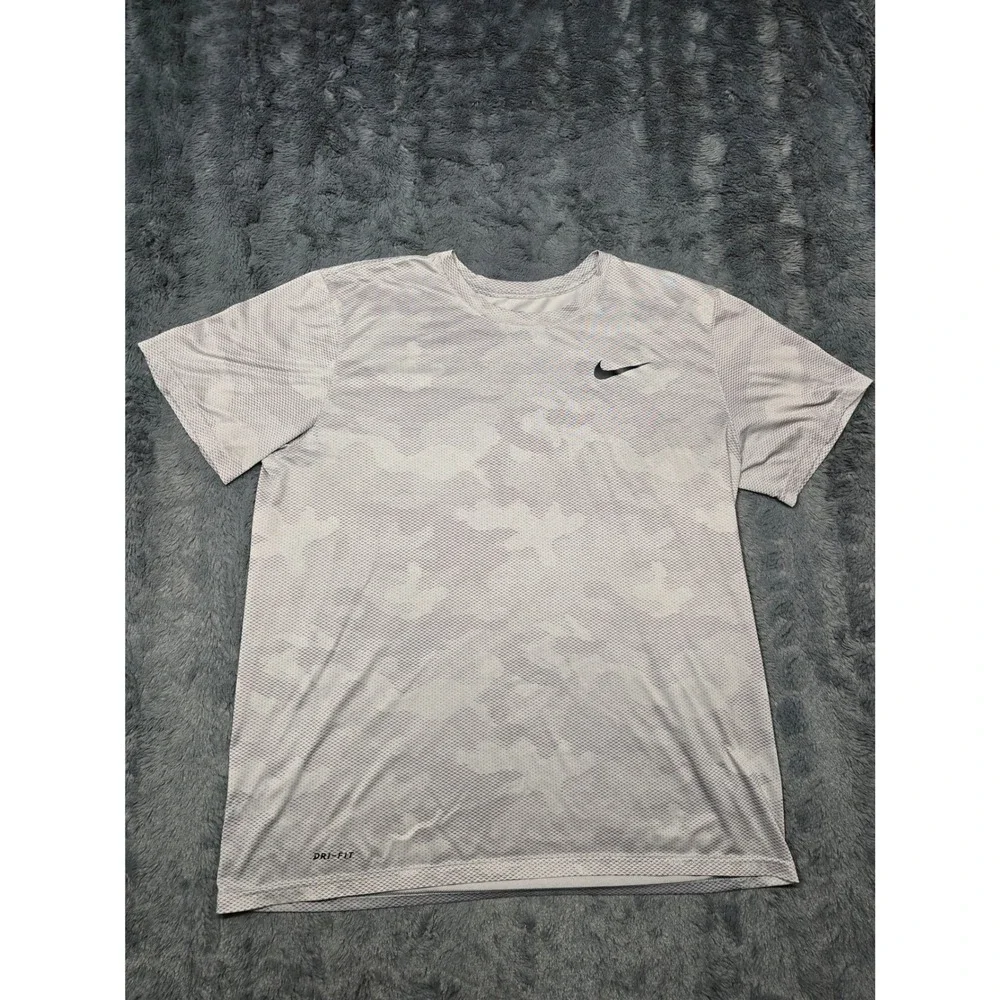 Nike Dri-FIT Mens XL Grey Camo Short Sleeve Training Shirt Activewear 0245